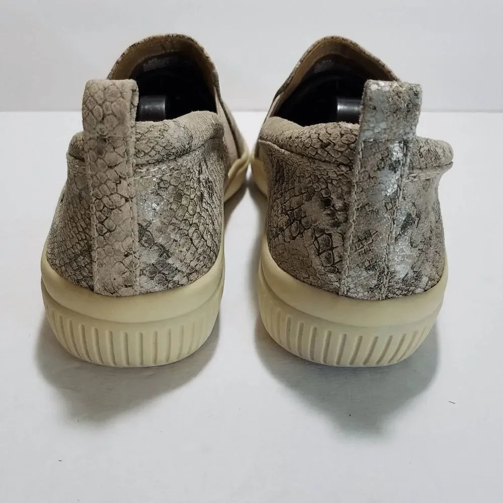 Nurture Brayline Slip On Snake Print Leather Sneakers Shoes Womens Sz 7.5